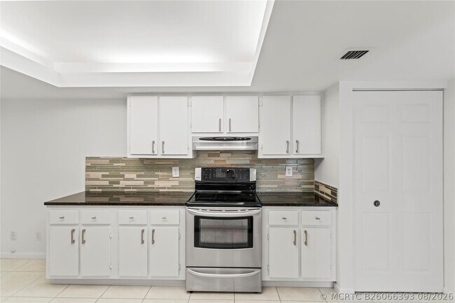 Building Photo - 2455 Lindell Blvd