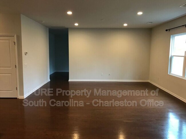 Building Photo - 3071 Conservancy Ln