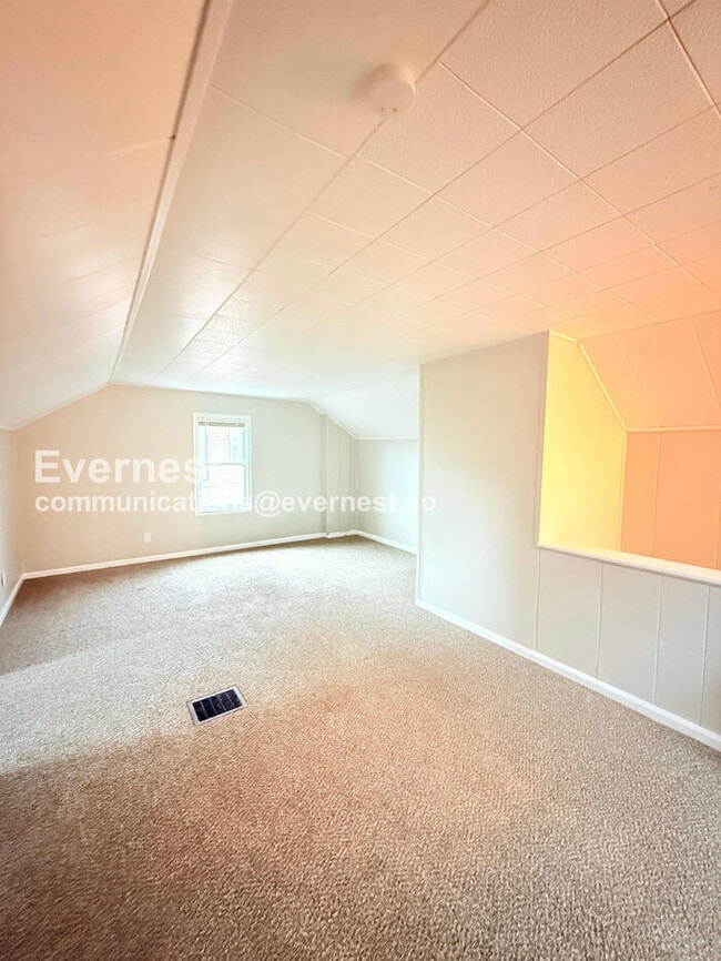 Building Photo - 11009 Roxbury St