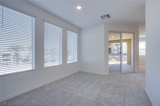 Building Photo - 2555 Hampton Rd