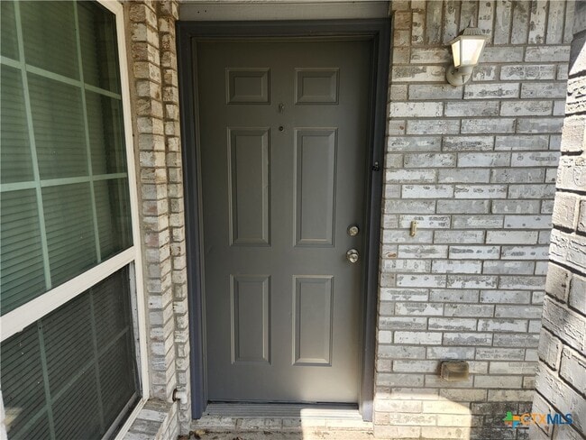 Building Photo - 2207 Bluebonnet Dr