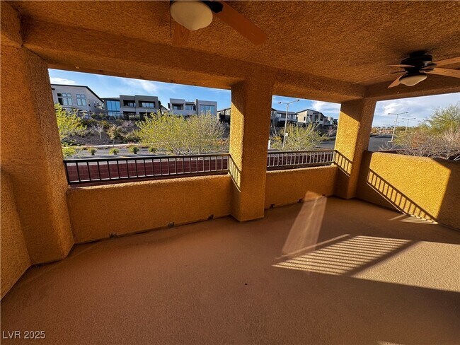 Building Photo - 5361 Candlespice Way