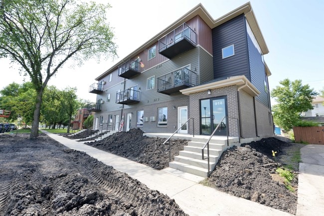 Building Photo - 301-15t 15th St N