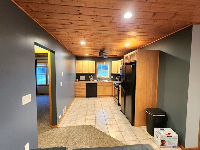 Building Photo - 6039 Morris Lake Rd