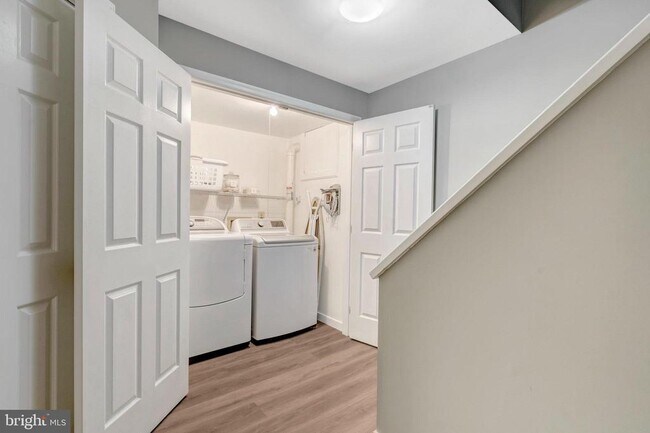 Building Photo - 5617 Gosling Dr