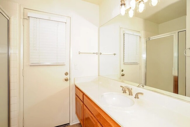 Building Photo - 41232 Crispi Ln