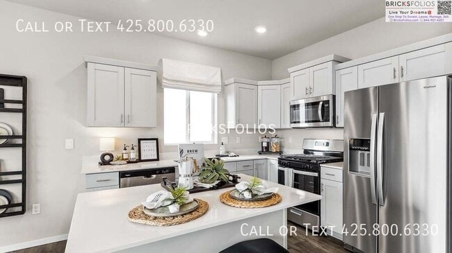 Building Photo - 1701 Moran Ave