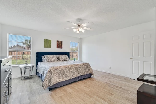 Building Photo - 3033 Classic Dr