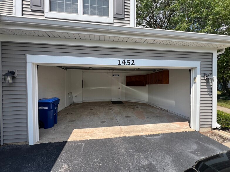 Garage door openers and keypad - 1452 Division Ct