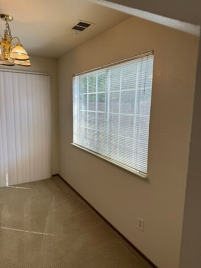 Building Photo - 4264 Stonewalk Ct