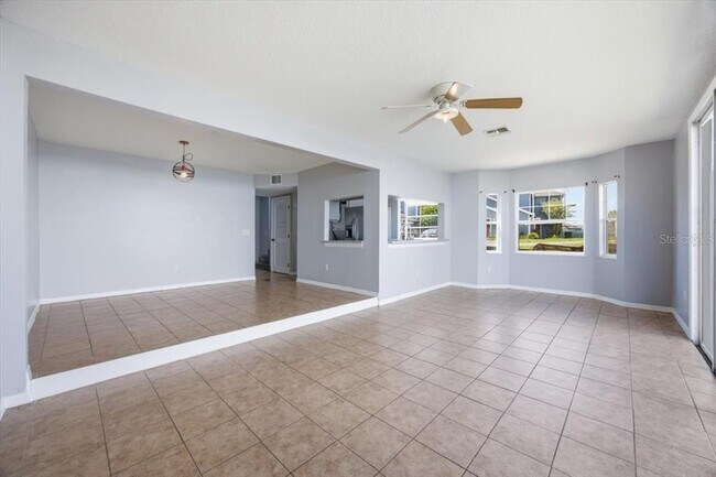Building Photo - 102 Mango Dr