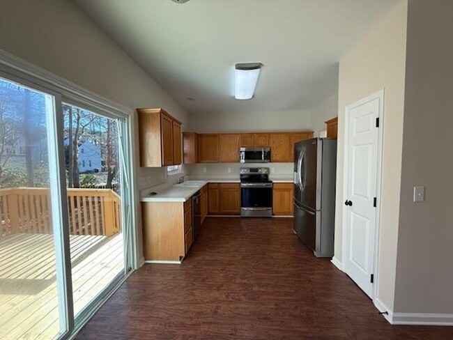 Building Photo - 201 Holmby Ct