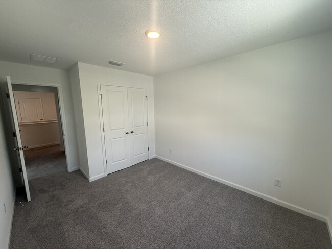 Building Photo - 6850 Rhapsody Rd