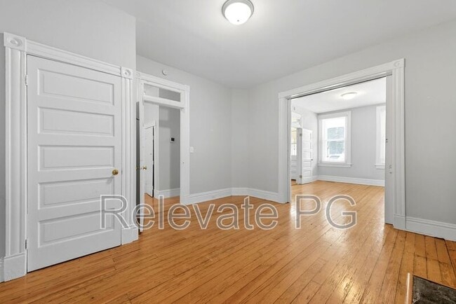 Building Photo - 24 S Davis Ave