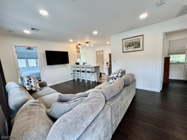 Building Photo - 2 Hilltop Rd