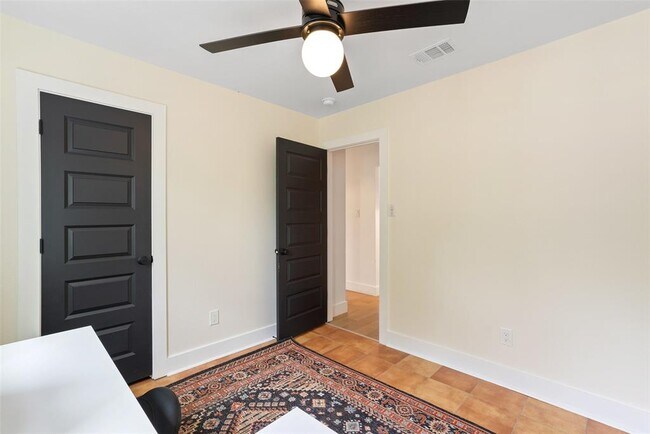 Building Photo - 3808 Leafield Dr