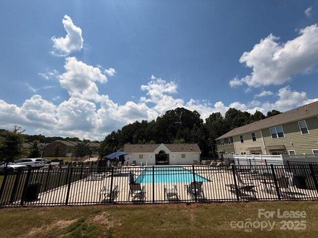 Building Photo - 7442 Sienna Heights Pl