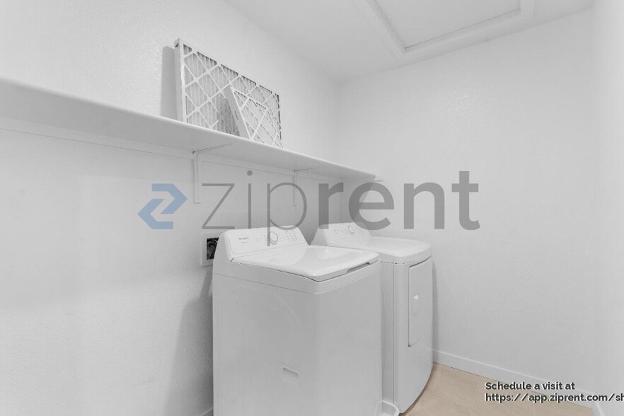 Building Photo - 8495 Anker Wy