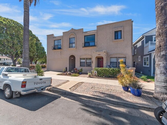 Building Photo - 506 Palm Ave