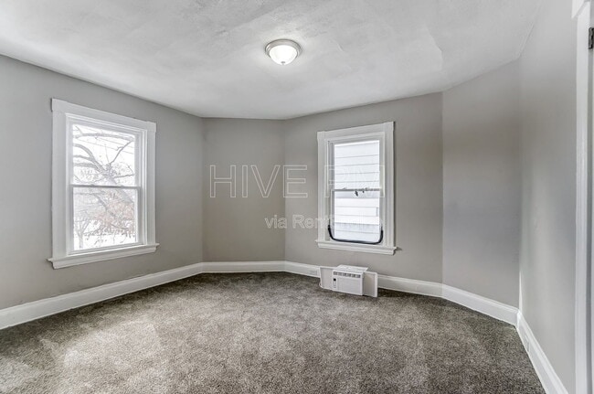 Building Photo - 1758 Brewster Ave
