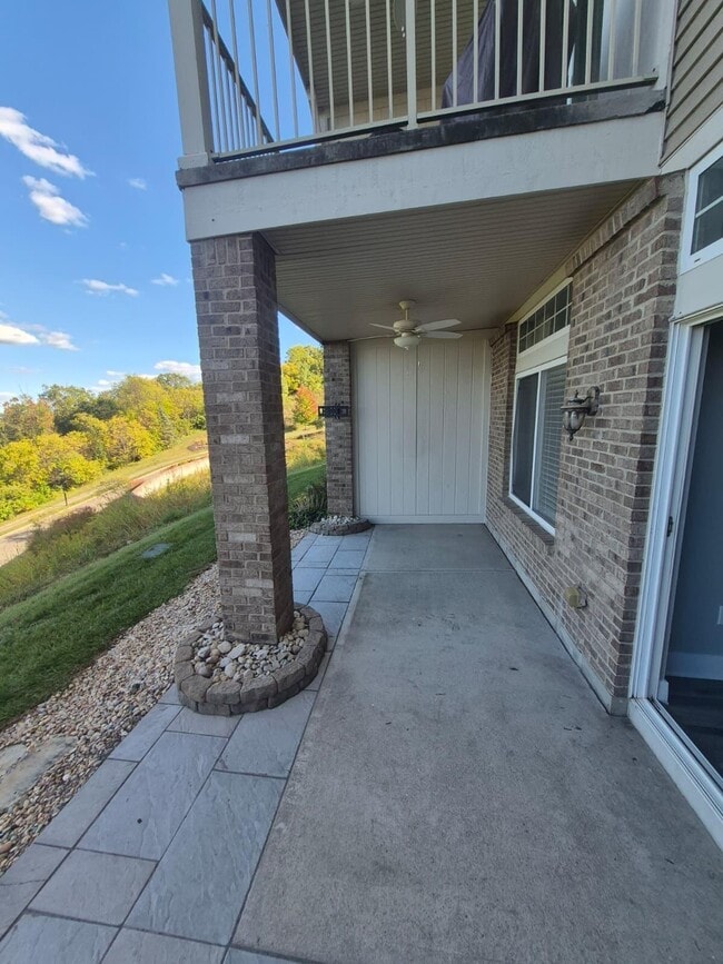 Building Photo - 344 Eastview Ct