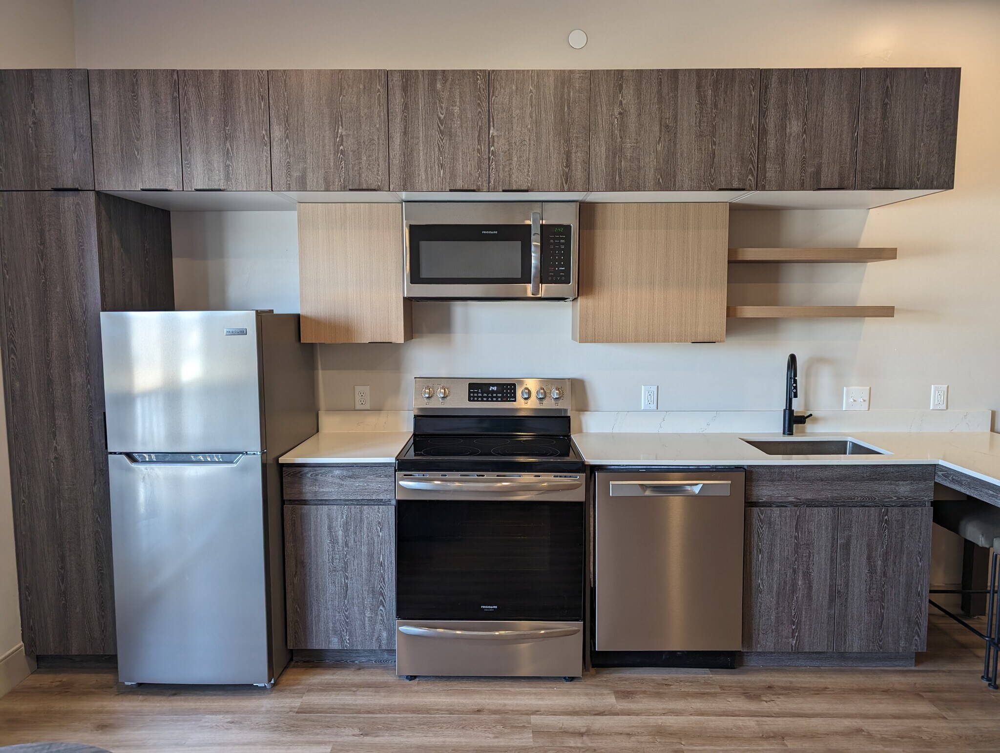 Kitchen - 107 E Little Ave