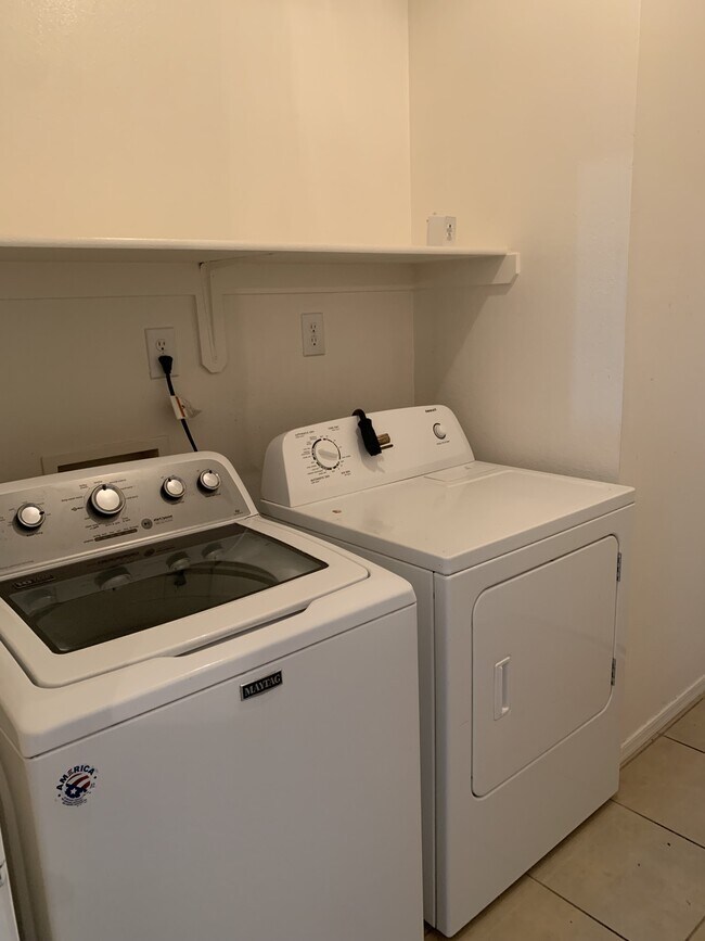 Building Photo - 6796 S Parliament Dr