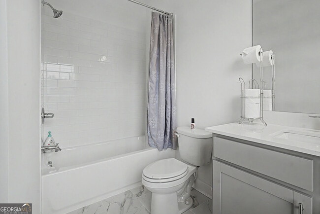 Building Photo - 847 Angora Aly