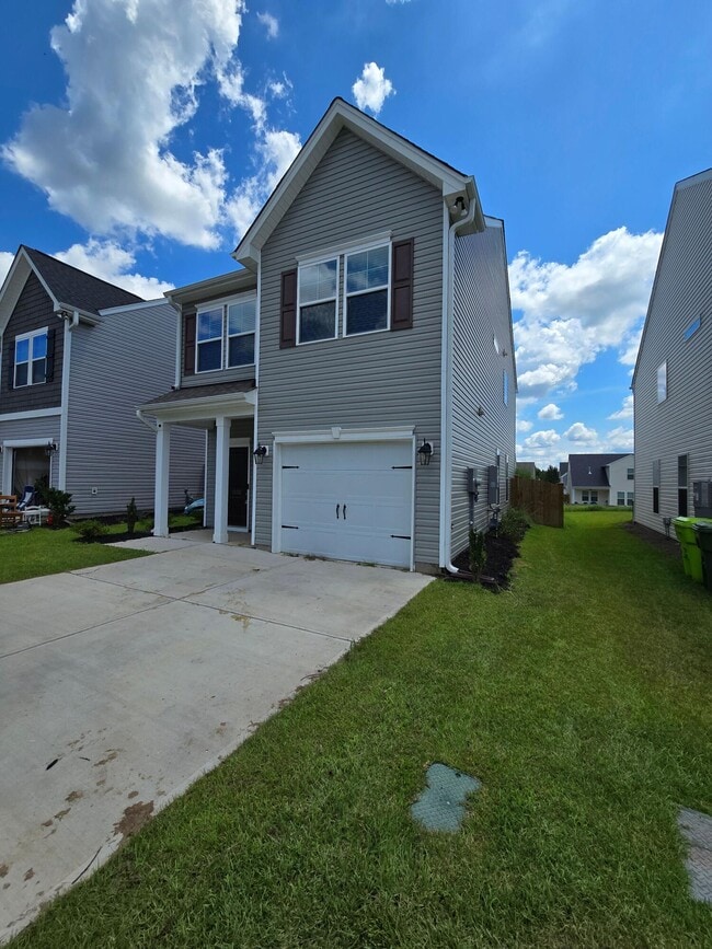 Building Photo - 1032 Crescent Moon Lp