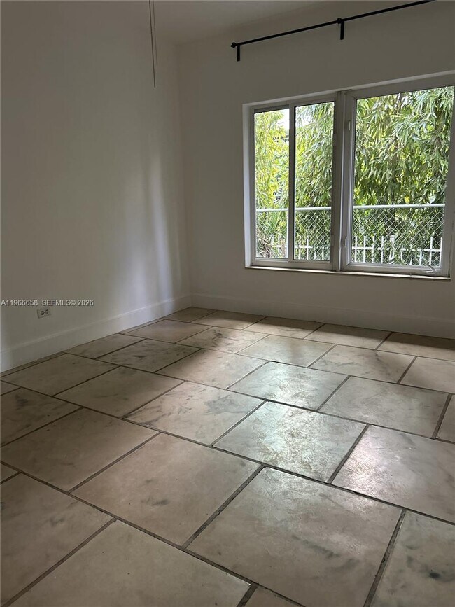 Building Photo - 1990 Bay Dr