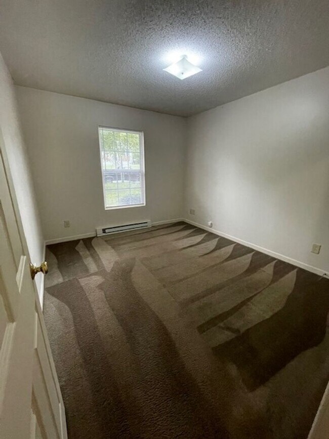 Building Photo - 3 Bed/ 1 Bath Charming House!