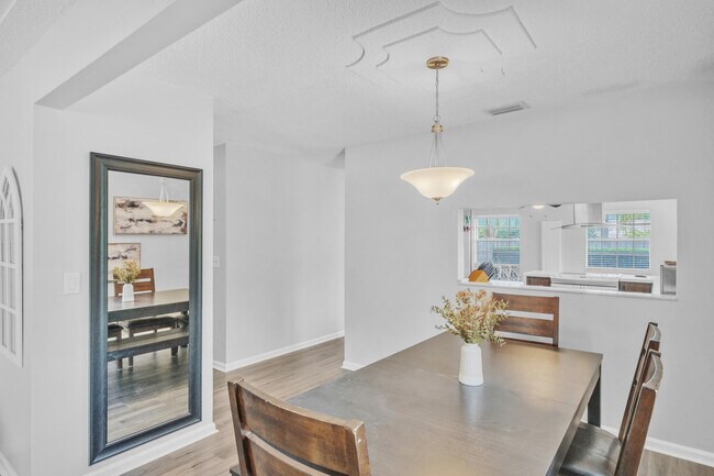 Building Photo - 1350 Riverside Cir