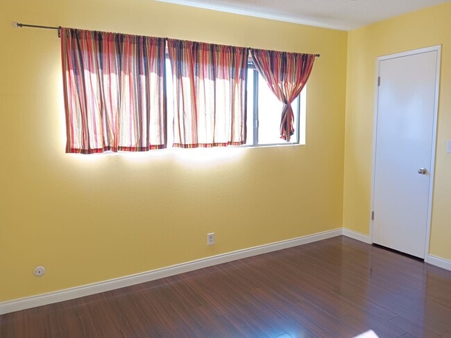 Building Photo - Charming 2-Bedroom, 2-Bathroom Gardena Condo with In-Unit Laundry and Tesla Charger