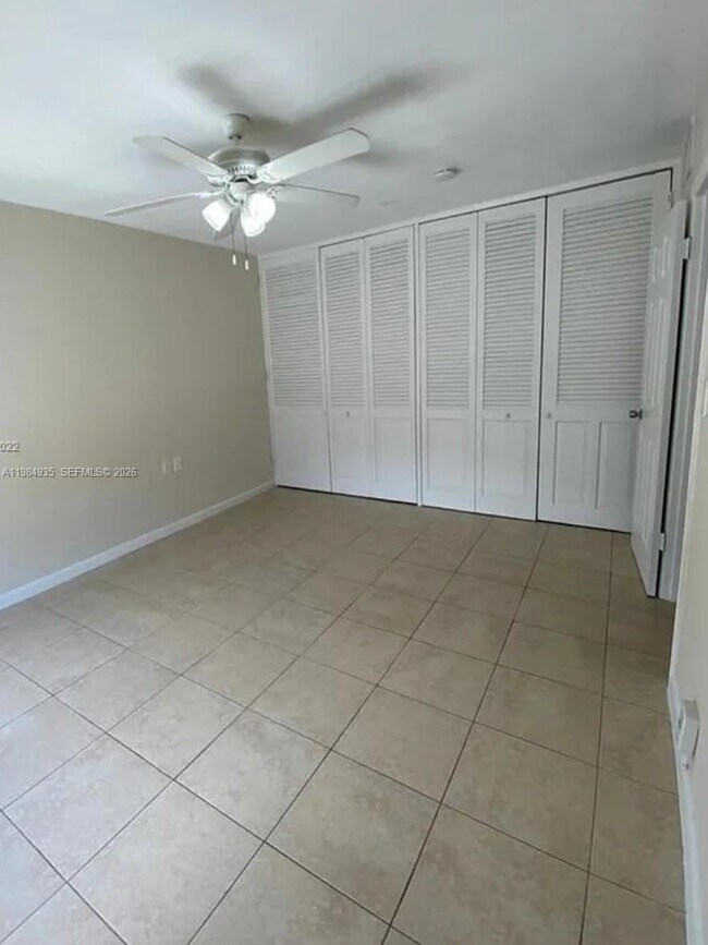 Building Photo - 1600 NE 114th St