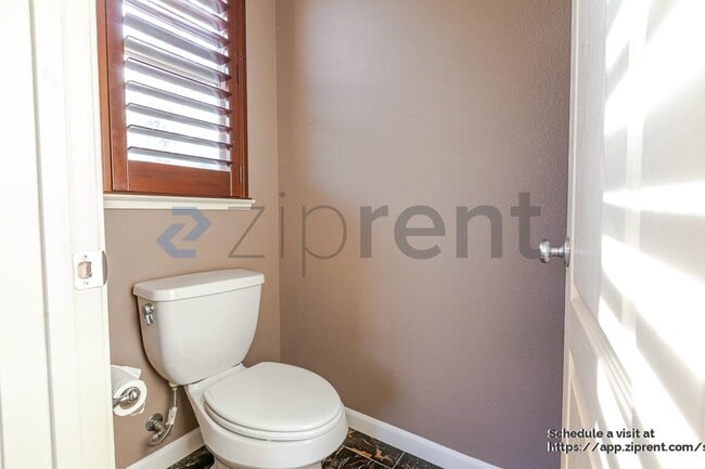 Building Photo - 681 Ringneck Ct