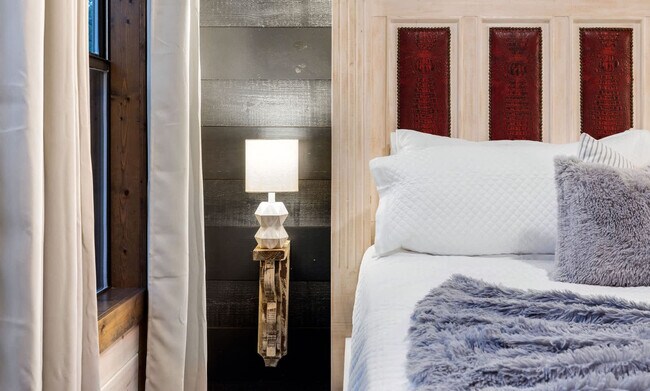 Building Photo - 222 Lost Creek Trl