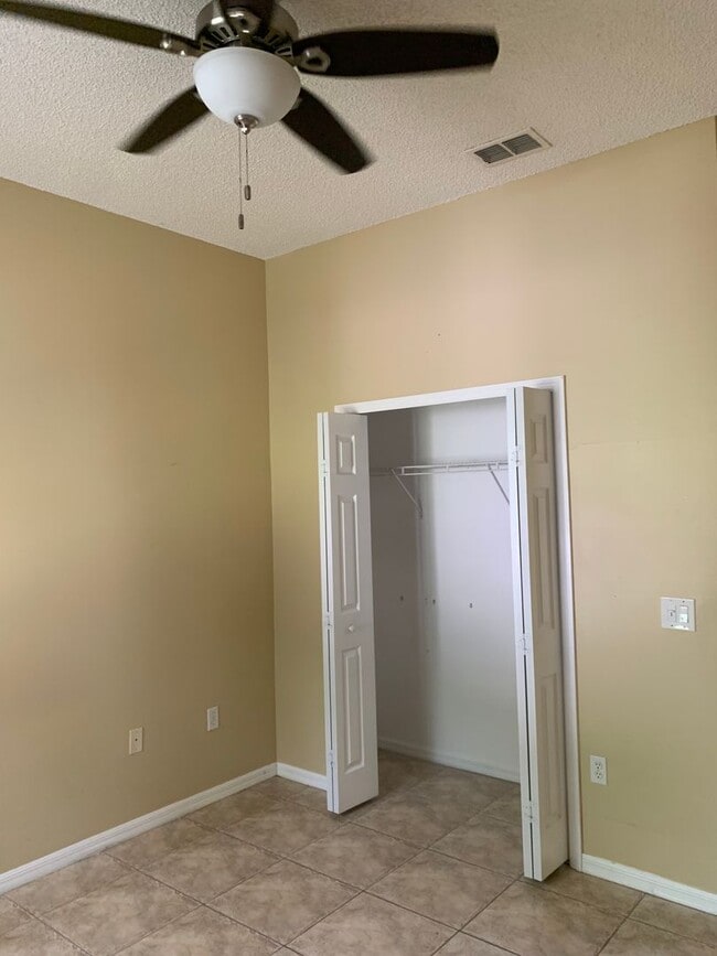 Building Photo - Quality Home in Great Neighborhood