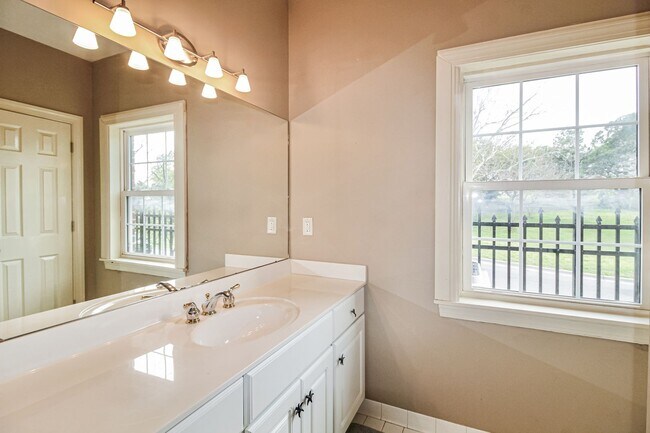 Building Photo - 3 bd/ 3.5 ba Home with Garage in Downtown Wilmington