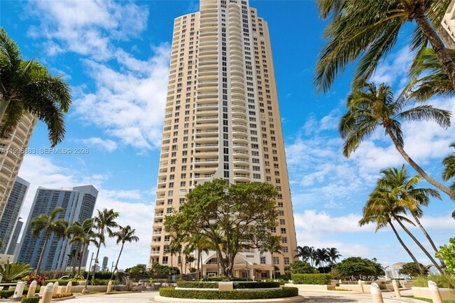Building Photo - 848 Brickell Key Dr