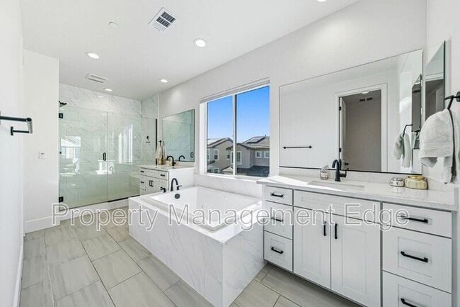 Building Photo - 32017 Radiant Dr