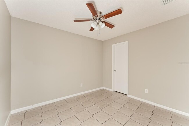 Building Photo - 2549 Brampton Ct