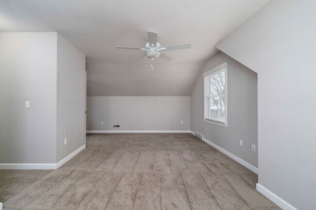 Building Photo - 537 Bird Ave