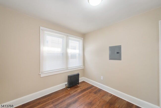 Building Photo - 116 Eagle St