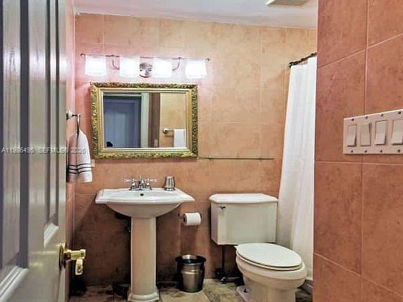 Building Photo - 2841 Ford St