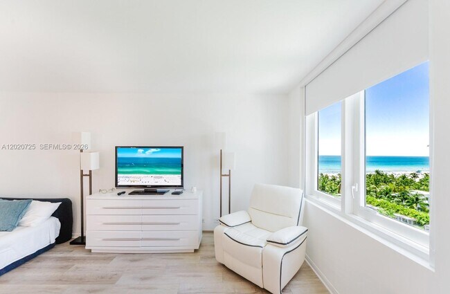 Building Photo - 2301 Collins Ave