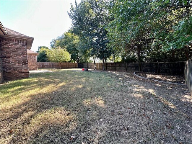 Building Photo - 4989 W Homespun Dr