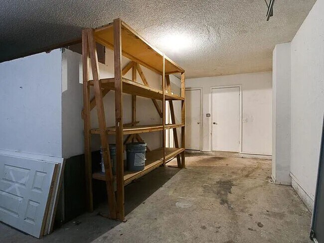 Building Photo - NORMAN, OKLAHOMA - MINUTES TO UNIVERSITY OF OKLAHOMA