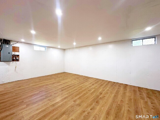 Building Photo - 203 Capewell Ave