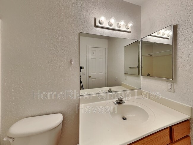 Building Photo - 3080 Caliente Dr