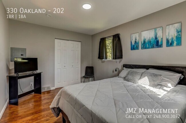 Building Photo - 330 Oakland-202